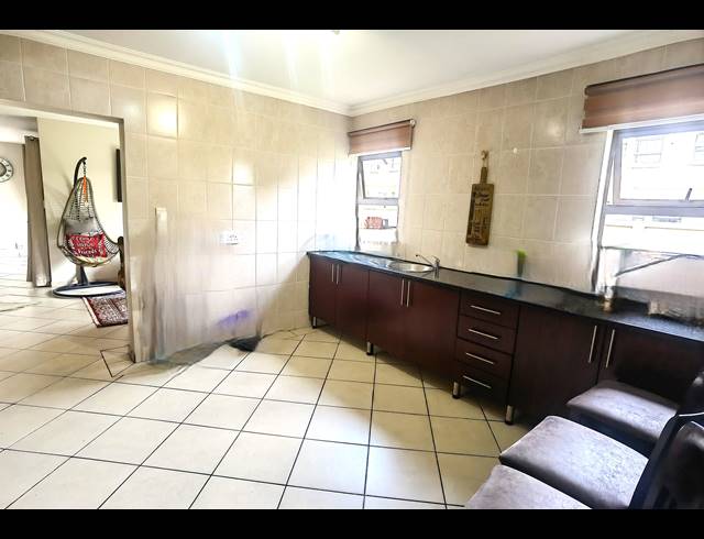 4 BEDROOM TOWNHOUSE FOR SALE IN VALLEY VIEW ESTATE